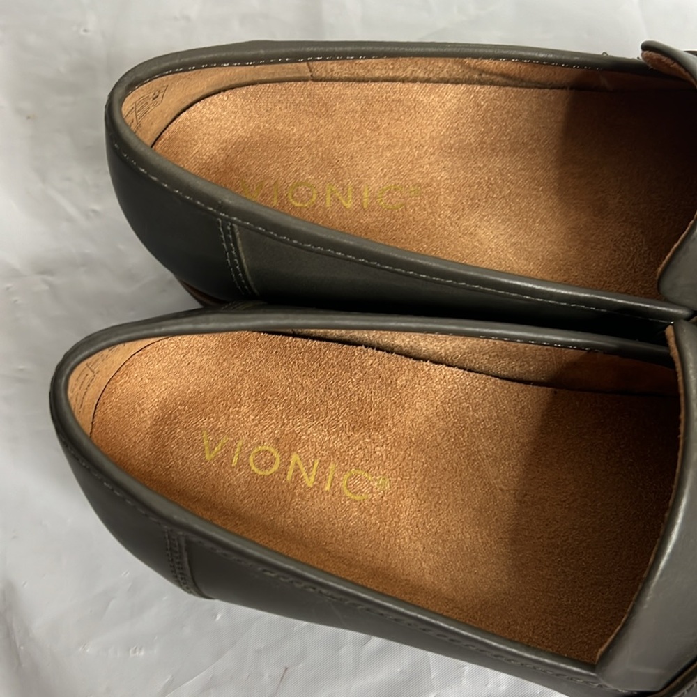Vionic Dark Green Leather Loafers - Cheryl - Picture 2 of 9